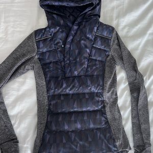 Lululemon fluff off down pullover SZ 4 - Stained Glass Love Nightfall Black